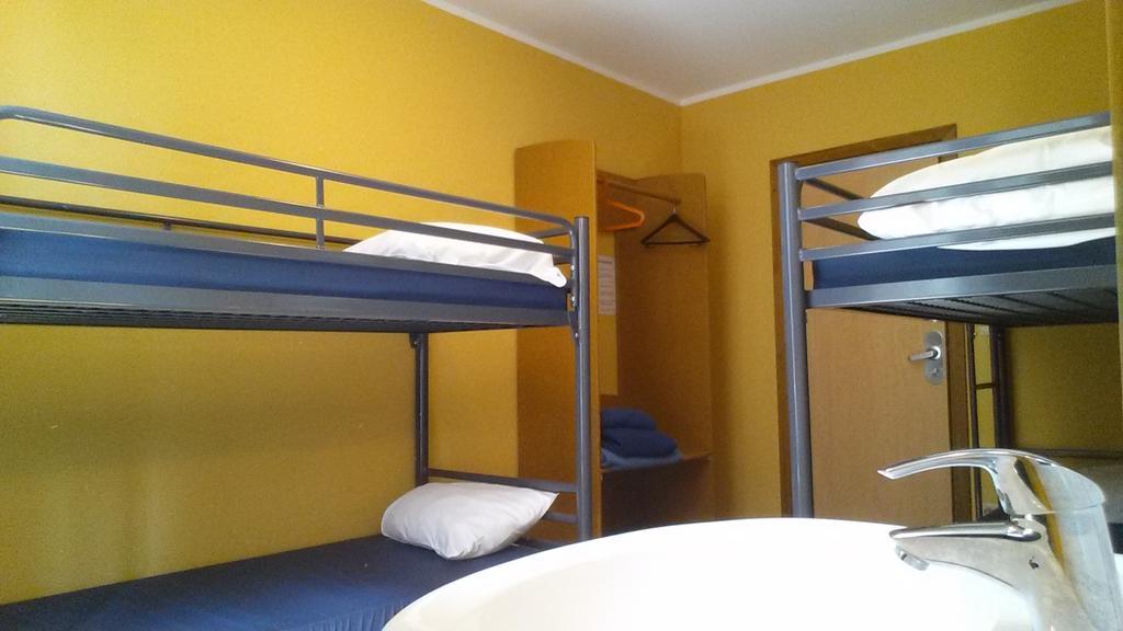 Van Gogh Youth Hostel City Centre Saint-Josse-ten-Noode Buitenkant foto