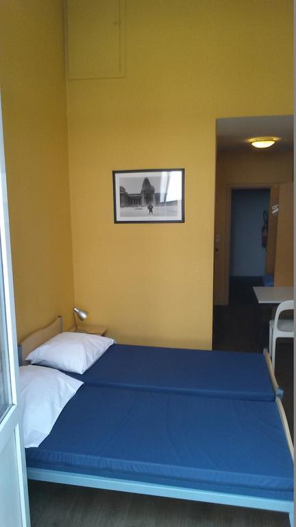 Van Gogh Youth Hostel City Centre Saint-Josse-ten-Noode Buitenkant foto