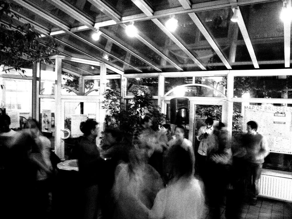 Van Gogh Youth Hostel City Centre Saint-Josse-ten-Noode Buitenkant foto