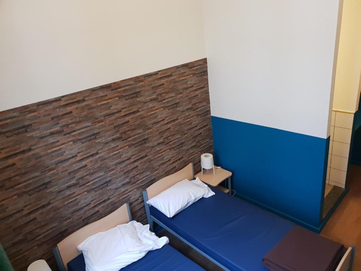 Van Gogh Youth Hostel City Centre Saint-Josse-ten-Noode Buitenkant foto